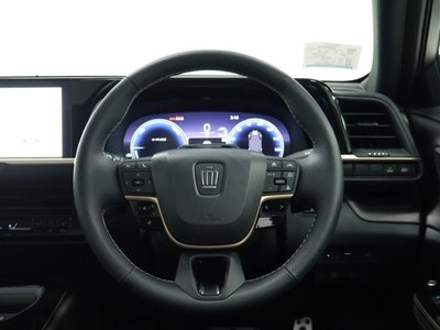 2025 Toyota CROWN CROSSOVER thumbnail 17