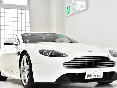 ASTON MARTIN V8