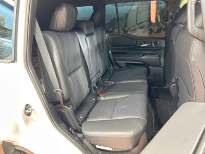 TOYOTA LAND CRUISER 250 - 8