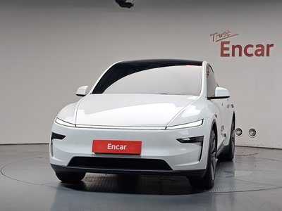 TESLA MODEL Y - 2