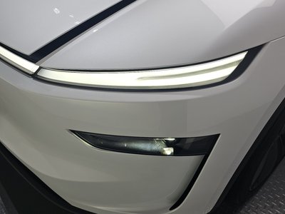 TESLA MODEL Y - 9