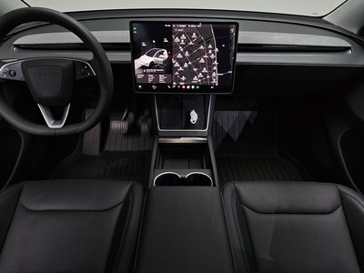 TESLA MODEL Y - 5