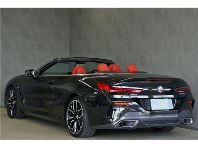 2022 BMW 8 SERIES photo 2