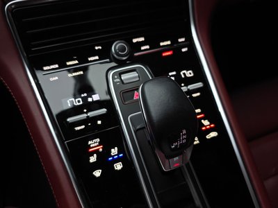 2022 Porsche PANAMERA thumbnail 12