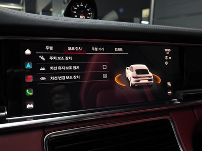 2022 Porsche PANAMERA thumbnail 22