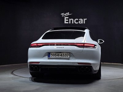PORSCHE PANAMERA - 4