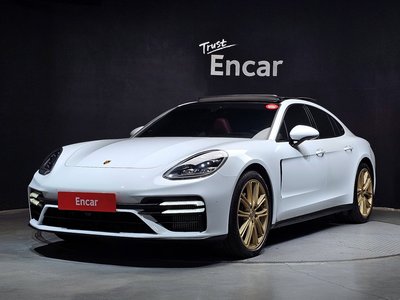PORSCHE PANAMERA - 1