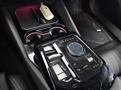 صورة مصغرة 12 لـ 2025 BMW 5 SERIES