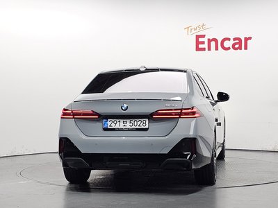صورة 4 لـ 2025 BMW 5 SERIES