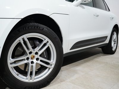 PORSCHE MACAN - 10