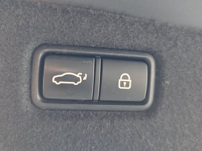 2020 Genesis G90 thumbnail 28