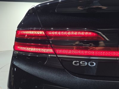 2020 Genesis G90 — фото 10