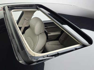 2020 Genesis G90 thumbnail 26