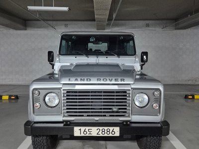 LAND ROVER DEFENDER