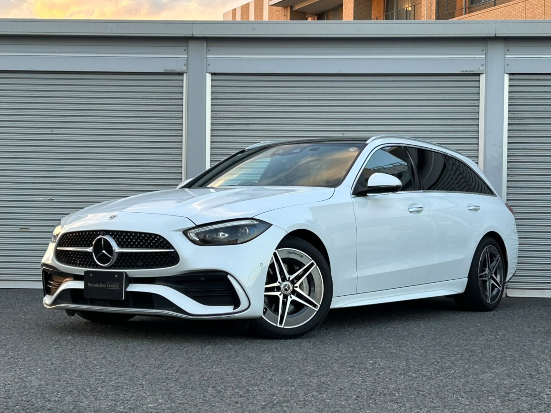 MERCEDES-BENZ C-CLASS WAGON - View 1