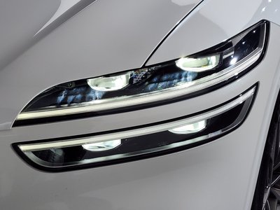 2021 Genesis GV70 photo 9