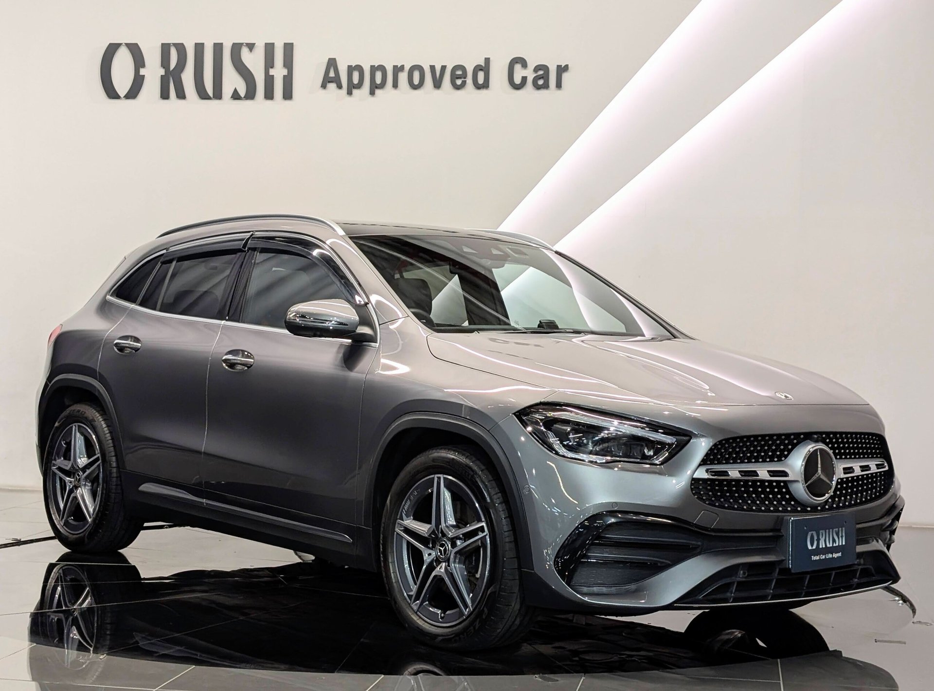 MERCEDES-BENZ GLA - View 1