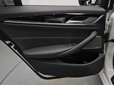 2021 BMW 5 SERIES — миниатюра 16