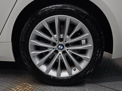 2021 BMW 5 SERIES — фото 9