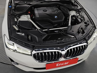 2021 BMW 5 SERIES — фото 8