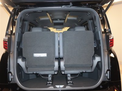 صورة 30 لـ 2025 Toyota ALPHARD