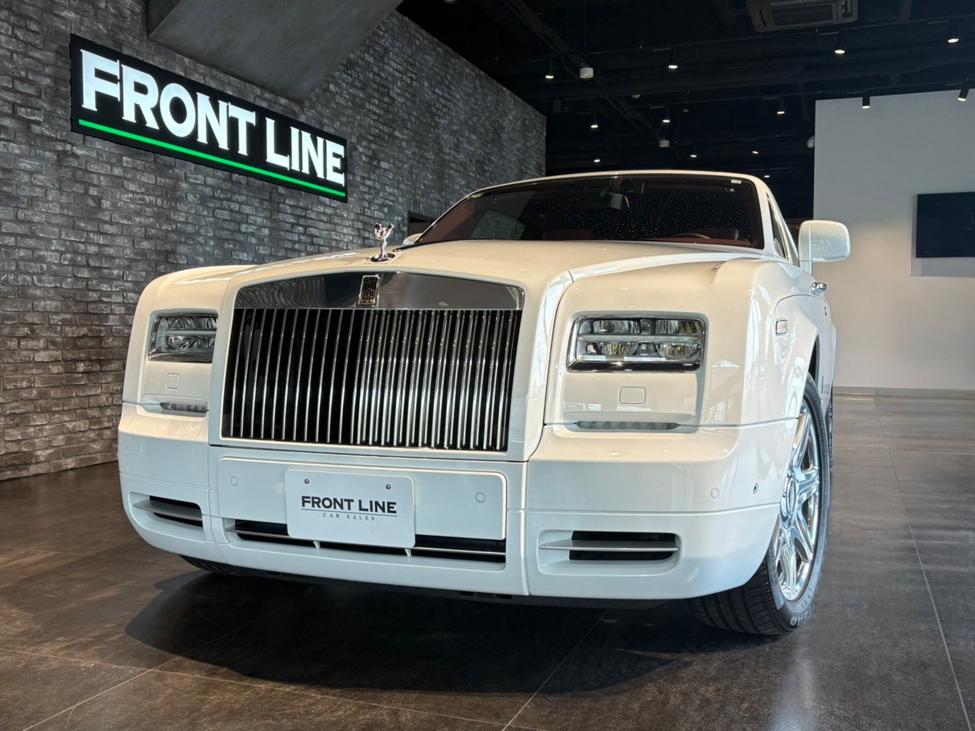 ROLLS ROYCE PHANTOM COUPE - View 1