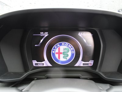صورة 9 لـ 2018 ALFA Romeo 4C
