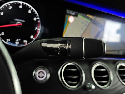 MERCEDES-BENZ E-CLASS - 9