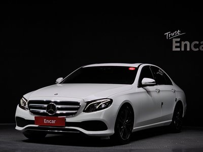 MERCEDES-BENZ E-CLASS - 1