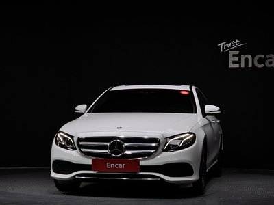 MERCEDES-BENZ E-CLASS - 2