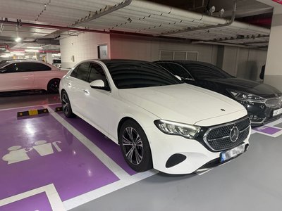 MERCEDES-BENZ E-CLASS - 1