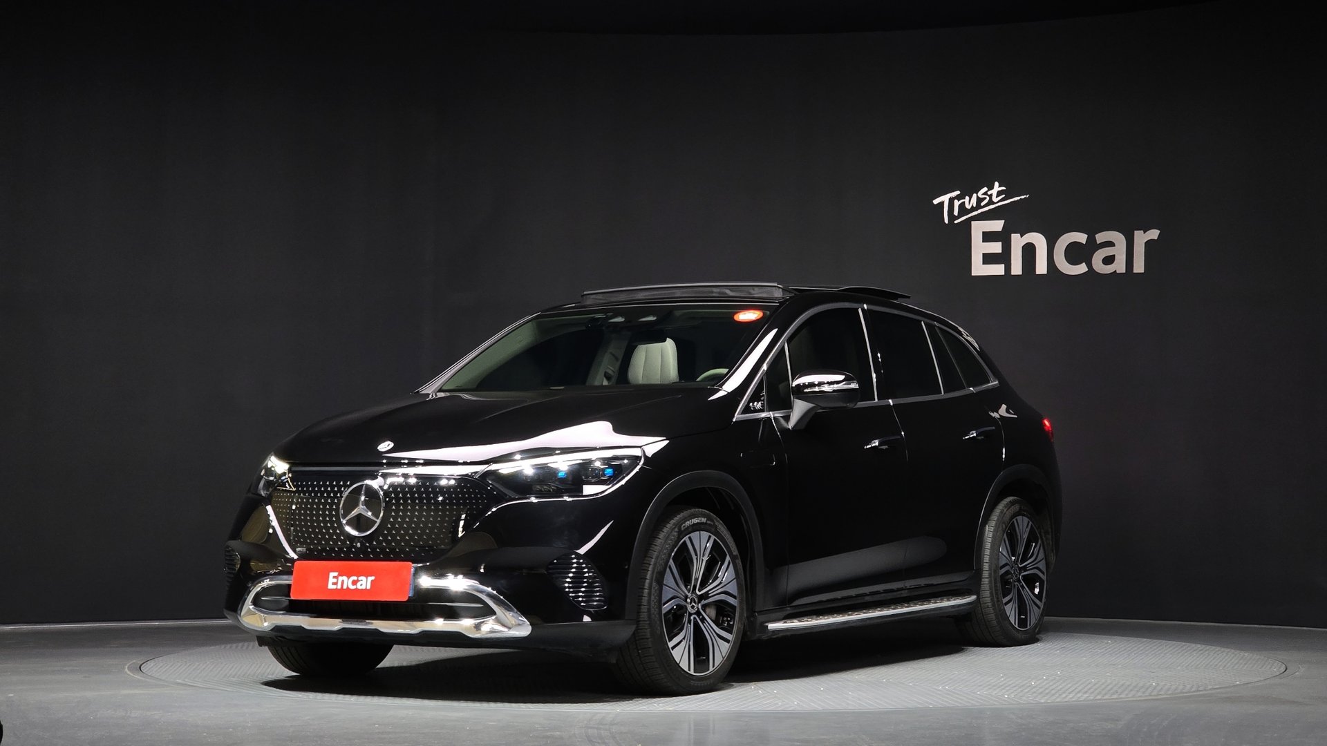 MERCEDES-BENZ EQE SUV - View 1