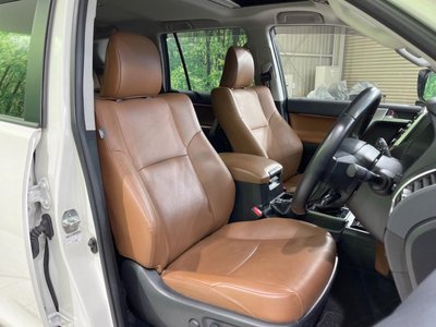 TOYOTA LAND CRUISER PRADO - 9