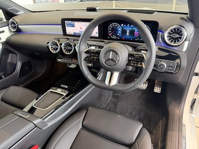 MERCEDES-BENZ CLA - 4