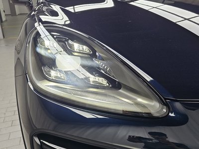 PORSCHE CAYENNE - 9