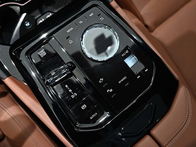 2025 BMW 5 SERIES 缩略图 11