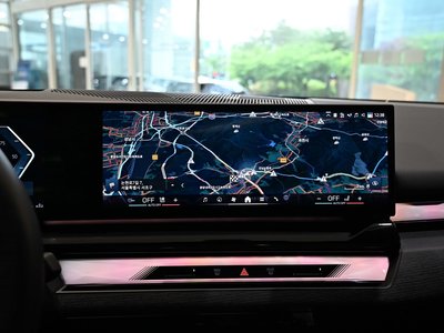2025 BMW 5 SERIES 缩略图 14