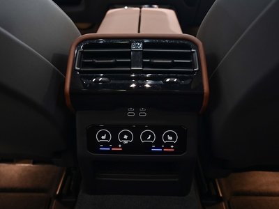 2025 BMW 5 SERIES 缩略图 17