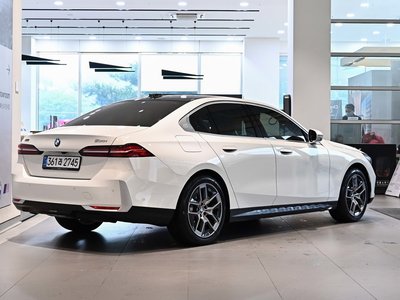 BMW 5 SERIES - 3