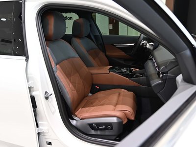 2025 BMW 5 SERIES 缩略图 13