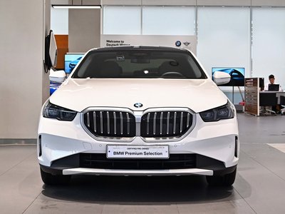 BMW 5 SERIES - 4