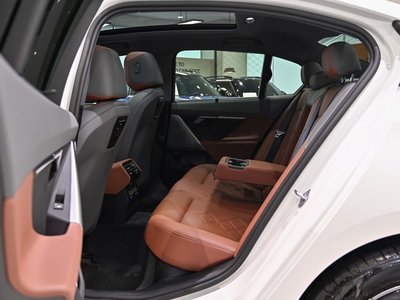 BMW 5 SERIES - 10