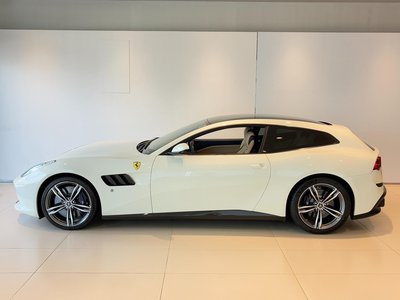 FERRARI GTC4 LUSSO - 4