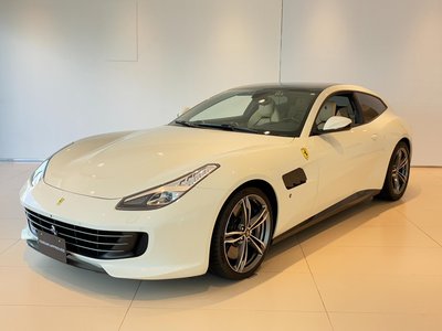 FERRARI GTC4 LUSSO