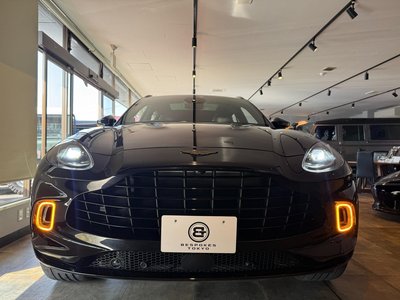 ASTON MARTIN DBX - 5