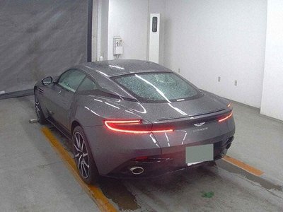 ASTON MARTIN DB11 - 2