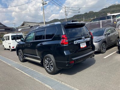 TOYOTA LAND CRUISER PRADO - 8