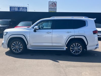 TOYOTA LAND CRUISER 300 - 8