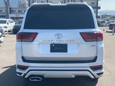 TOYOTA LAND CRUISER 300 - 6