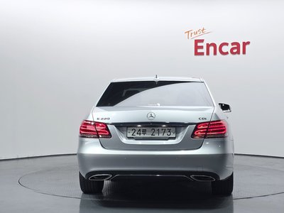 MERCEDES-BENZ E-CLASS - 3